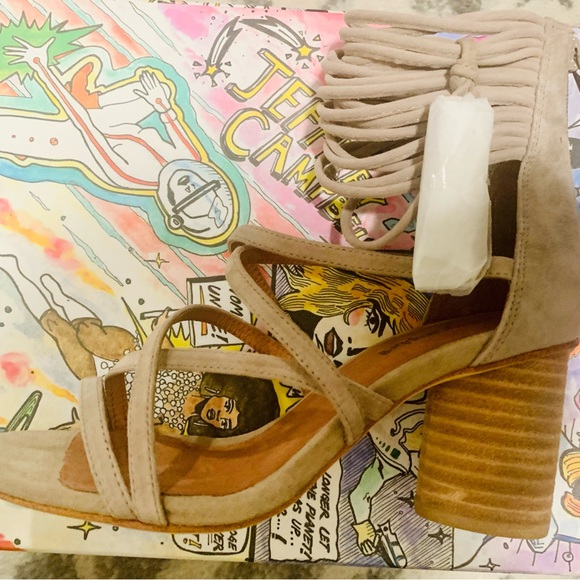 Charles David Despina sandal in taupe. Sz 6. New. - Picture 2 of 3
